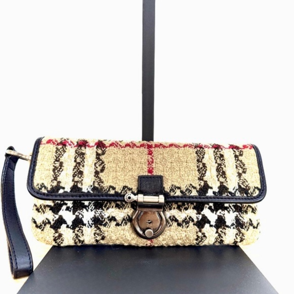 Burberry Boucle Housecheck Wristlet / Clutch - Picture 3 of 10